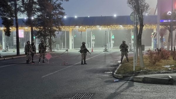 Troops are seen at the international airport of Almaty following anti-government protests triggered by fuel price increase, in Almaty, Kazakhstan January 6, 2022. - Sputnik International