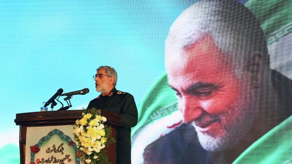 Brigadier General Esmail Ghaani, the newly appointed commander of Iran's Quds Force, reads the will of Major General Qassem Soleimani, who was killed in a U.S. air strike at Baghdad Airport, during the forty day memorial at the Grand Mosalla in Tehran, Iran February 13, 2020 - Sputnik International