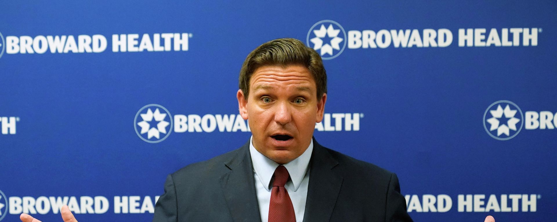 Florida Gov. Ron DeSantis speaks at a news conference at the Broward Health Medical Center, Thursday, Sept. 16, 2021, in Fort Lauderdale, Fla. Florida Gov. Ron DeSantis speaks at a news conference at the Broward Health Medical Center, Thursday, Sept. 16, 2021, in Fort Lauderdale, Fla. - Sputnik International, 1920, 09.01.2022