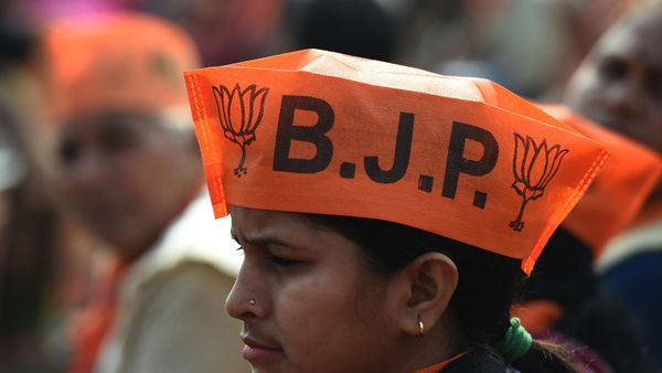 Indian supporters of the Bharatiya Janata Party (BJP) listen to BJP Leader and Indian Prime Minister Narendra Modi as he speaks during a state assembly election rally in Ghaziabad on February 8, 2017 Indian supporters of the Bharatiya Janata Party (BJP) listen to BJP Leader and Indian Prime Minister Narendra Modi as he speaks during a state assembly election rally in Ghaziabad on February 8, 2017 - Sputnik International