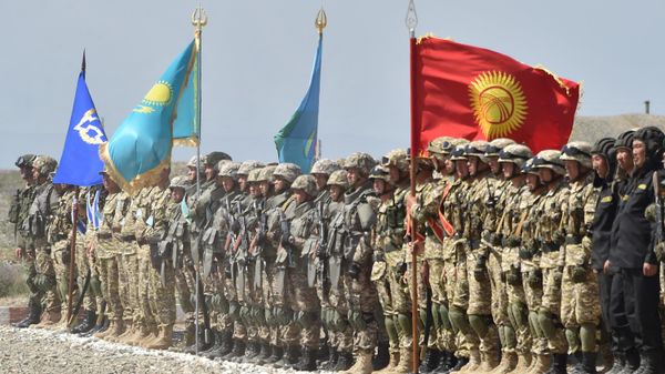 Servicemen take part in the Rubezh-2021 joint military drills by the Collective Rapid Response Forces of the Collective Security Treaty Organisation (CSTO) member states, a military alliance led by Moscow, at the Edelweiss training area in Balykchi, some 200 km from Bishkek, on September 9, 2021.  - Sputnik International