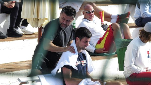 Serbian tennis player Novak Djokovic takes a break during a training at Puente Romano Tennis Club in Marbella, Spain, January 2, 2022 - Sputnik International