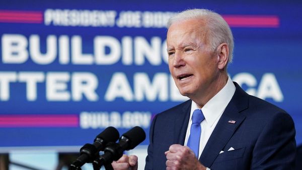 U.S. President Joe Biden delivers remarks on how the Bipartisan Infrastructure Law will rebuild America's bridges, in the South Court Auditorium at the White House in Washington, U.S., January 14, 2022. - Sputnik International