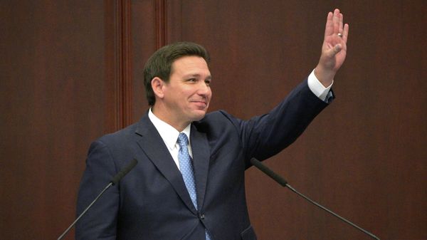 Florida Gov. Ron DeSantis addresses a joint session of a legislative session, Tuesday, Jan. 11, 2022, in Tallahassee, Fla. - Sputnik International