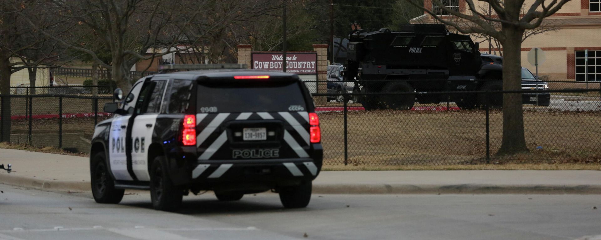 A law enforcement vehicle is seen in the area where a man has reportedly taken people hostage at a synagogue during services that were being streamed live, in Colleyville, Texas, U.S. January 15, 2022. REUTERS/Shelby Tauber A law enforcement vehicle is seen in the area where a man has reportedly taken people hostage at a synagogue during services that were being streamed live, in Colleyville, Texas, U.S. January 15, 2022. REUTERS/Shelby Tauber - Sputnik International, 1920, 16.01.2022
