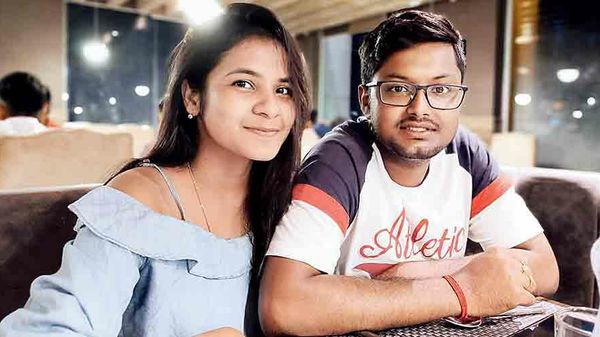 Sandipan Sarkar and Aditi Das - Sputnik International