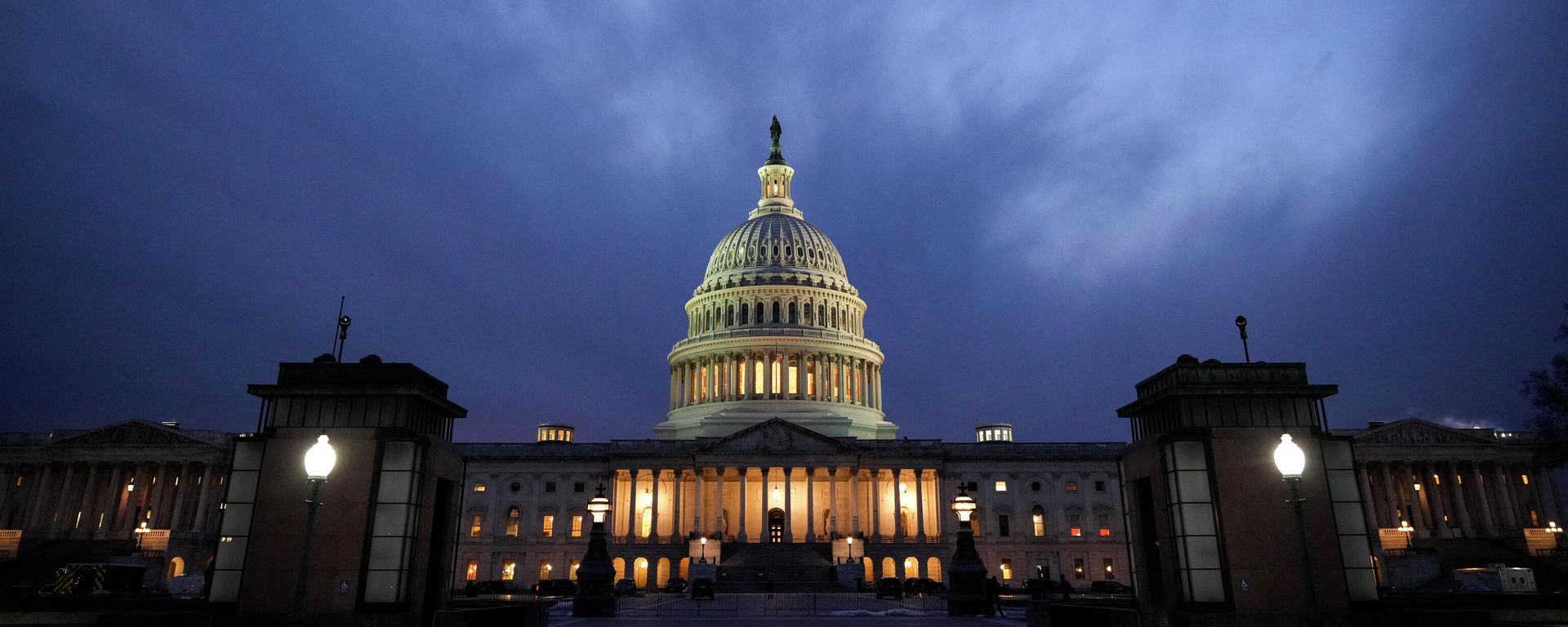 A view of the U.S. Capitol on Wednesday evening, January 19, 2022 in Washington, DC. A view of the U.S. Capitol on Wednesday evening, January 19, 2022 in Washington, DC. - Sputnik International, 1920, 20.01.2022