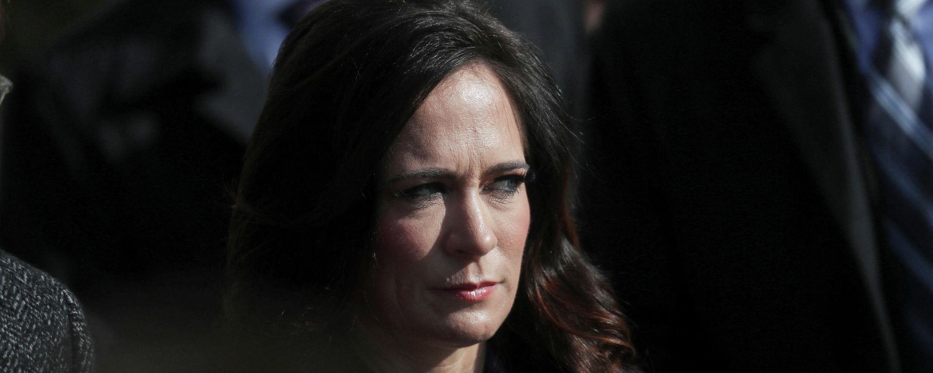 White House Press Secretary Stephanie Grisham listens to U.S. President Donald Trump talk to reporters as he departs for travel to Georgia from the South Lawn of the White House in Washington, U.S., November 8, 2019 White House Press Secretary Stephanie Grisham listens to U.S. President Donald Trump talk to reporters as he departs for travel to Georgia from the South Lawn of the White House in Washington, U.S., November 8, 2019 - Sputnik International, 1920, 20.01.2022