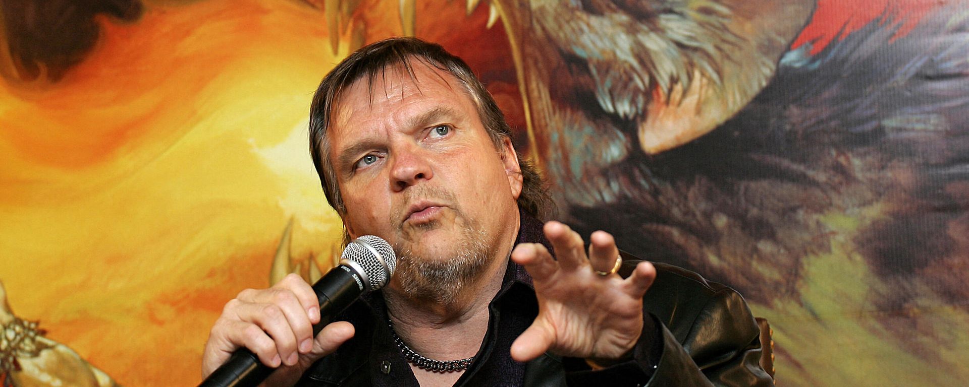 (FILES) This file photo taken on September 4, 2006 shows US singer Marvin Lee Aday, popularly known as Meat Loaf, gesturing as he speaks during a press conference in Hong Kong. - US singer and actor Meat Loaf, famous for his Bat Out of Hell album, has died aged 74, according to a statement on January 21, 2022 (FILES) This file photo taken on September 4, 2006 shows US singer Marvin Lee Aday, popularly known as Meat Loaf, gesturing as he speaks during a press conference in Hong Kong. - US singer and actor Meat Loaf, famous for his Bat Out of Hell album, has died aged 74, according to a statement on January 21, 2022 - Sputnik International, 1920, 21.01.2022