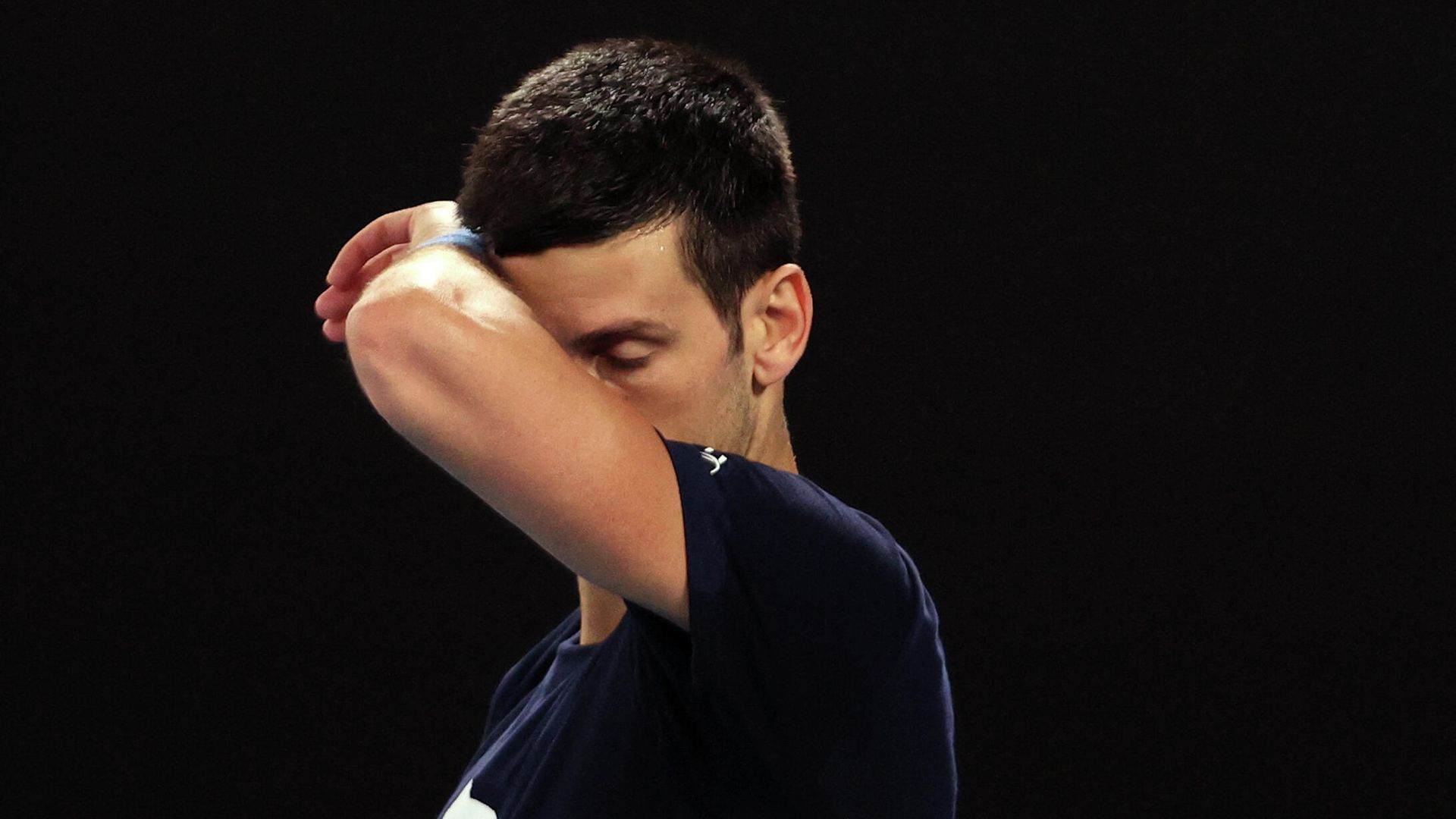 (FILES) In this file photo taken on January 14, 2022, Novak Djokovic of Serbia attends a practice session ahead of the Australian Open tennis tournament in Melbourne. - Novak Djokovic lost his bid to avoid deportation from Australia on January 16, 2022 (FILES) In this file photo taken on January 14, 2022, Novak Djokovic of Serbia attends a practice session ahead of the Australian Open tennis tournament in Melbourne. - Novak Djokovic lost his bid to avoid deportation from Australia on January 16, 2022 - Sputnik International, 1920, 24.01.2022