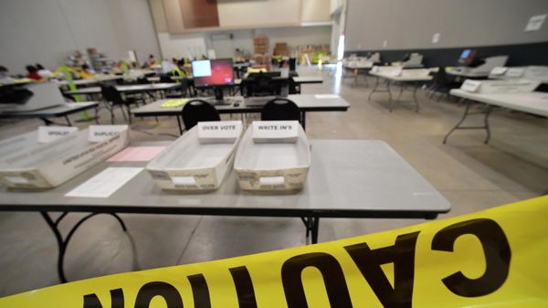 Cobb County Election officials prepare for a recount, Tuesday, Nov. 24, 2020, in Marietta, Ga. County election workers across Georgia have begun an official machine recount of the roughly 5 million votes cast in the presidential race in the state. The recount was requested by President Donald Trump after certified results showed him losing the state to Democrat Joe Biden by 12,670 votes, or 0.25% - Sputnik International