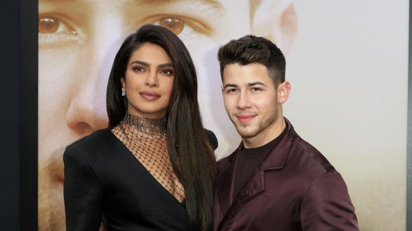 Priyanka Chopra Jonas, left, and husband Nick Jonas - Sputnik International