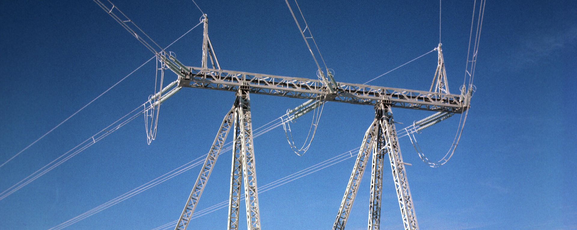 Power-transmission line of the Yermakovskaya state regional power plant. Kazakhstan - Sputnik International, 1920, 05.09.2022
