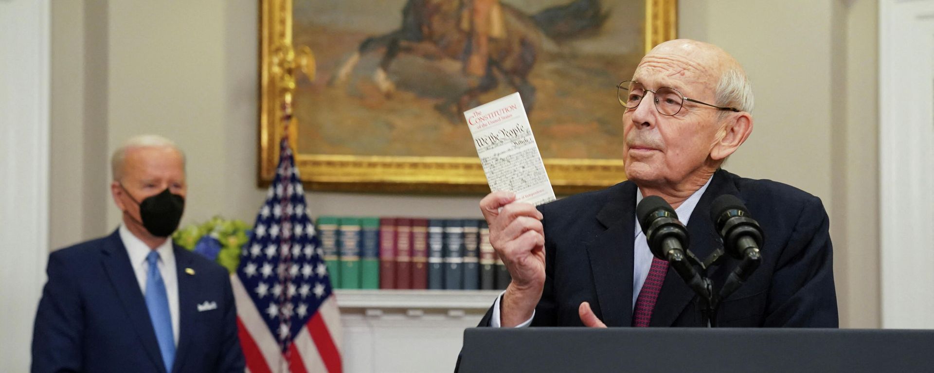 U.S. Supreme Court Justice Stephen Breyer holds up a copy of the U.S. Constitution, while President Joe Biden looks on, as Breyer announces he will retire at the end of the court's current term, at the White House in Washington, U.S. U.S. Supreme Court Justice Stephen Breyer holds up a copy of the U.S. Constitution, while President Joe Biden looks on, as Breyer announces he will retire at the end of the court's current term, at the White House in Washington, U.S. - Sputnik International, 1920, 27.01.2022