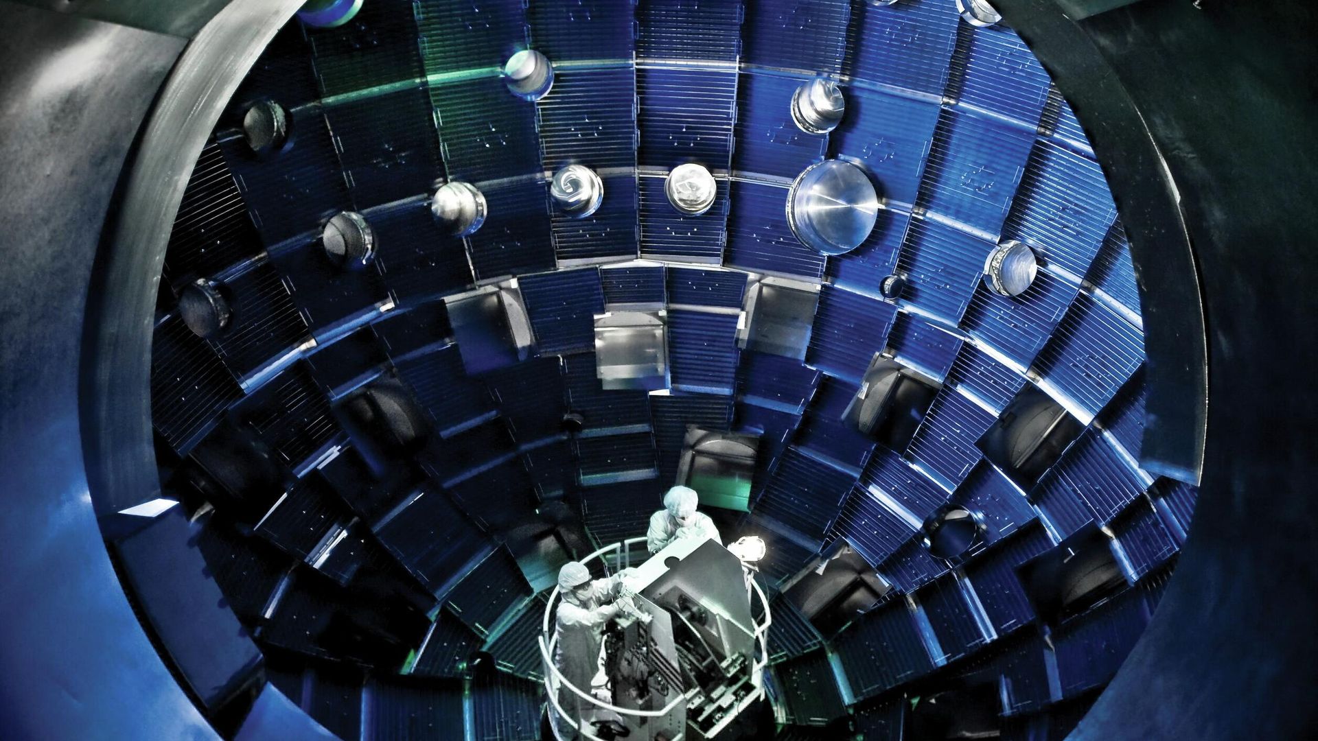 The Target Bay of the National Ignition Facility at the Lawrence Livermore National Laboratory in Livermore, California, U.S., is seen in an undated handout image. NIF's 192 laser beams converge at the center of this giant sphere to make a tiny hydrogen fuel pellet implode The Target Bay of the National Ignition Facility at the Lawrence Livermore National Laboratory in Livermore, California, U.S., is seen in an undated handout image. NIF's 192 laser beams converge at the center of this giant sphere to make a tiny hydrogen fuel pellet implode - Sputnik International, 1920, 28.01.2022