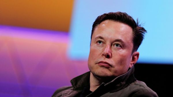 SpaceX owner and Tesla CEO Elon Musk listens during a conversation with legendary game designer Todd Howard (not pictured) at the E3 gaming convention in Los Angeles, California, U.S., June 13, 2019.  - Sputnik International