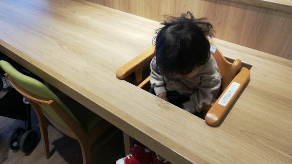 This seat in the food court is a genius who thinks about it! - Sputnik International