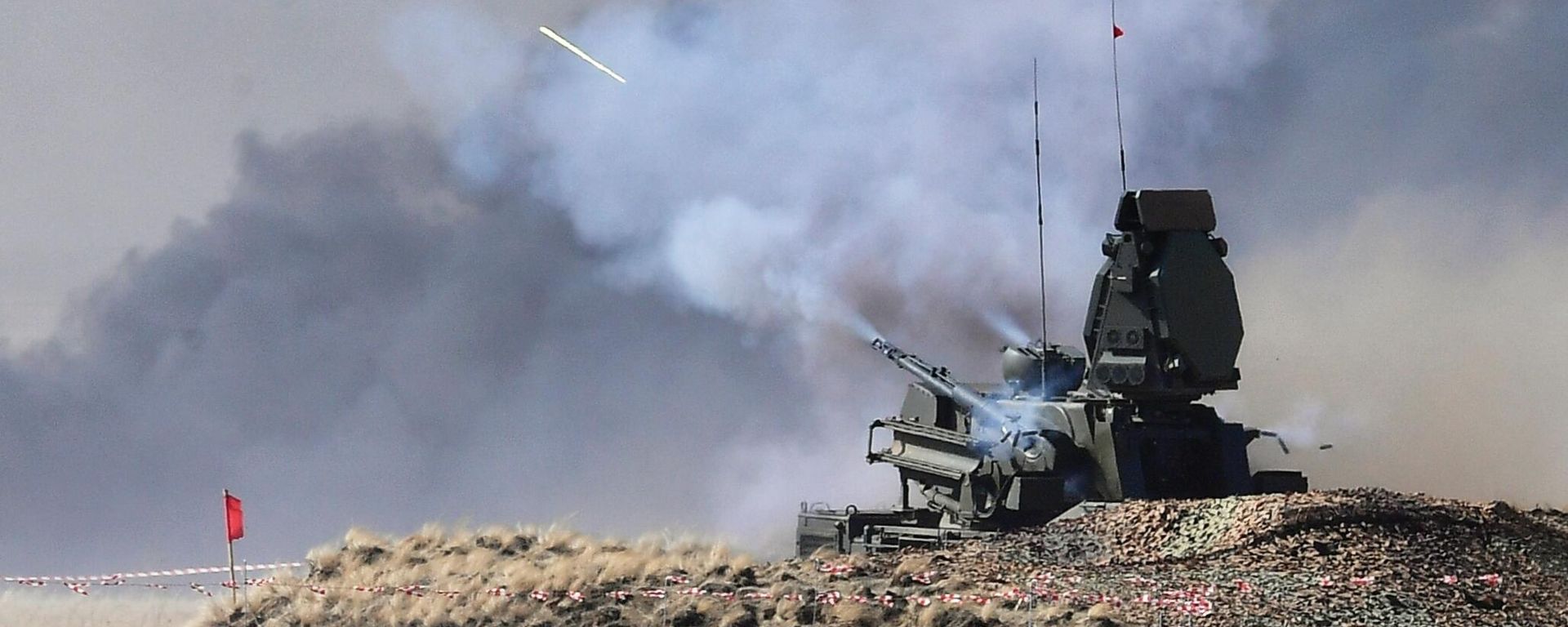 Anti-aircraft missile and artillery complex Pantsir-S1 at the anti-terrorist exercises of the member countries of the Shanghai Cooperation Organization (SCO) Peace Mission - 2021 at the Donguzsky training ground in the Orenburg Region. Anti-aircraft missile and artillery complex Pantsir-S1 at the anti-terrorist exercises of the member countries of the Shanghai Cooperation Organization (SCO) Peace Mission - 2021 at the Donguzsky training ground in the Orenburg Region. - Sputnik International, 1920, 12.08.2022