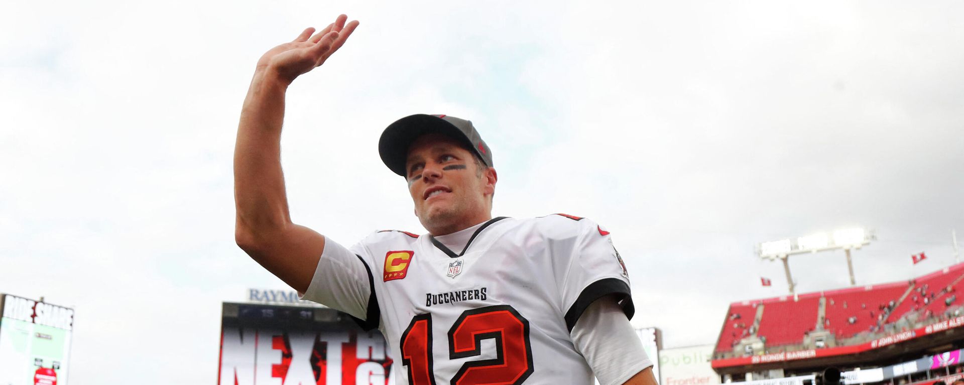 Tampa Bay Buccaneers quarterback Tom Brady (12) celebrates after they beat the Philadelphia Eagles in a NFC Wild Card playoff football game at Raymond James Stadium. Tampa Bay Buccaneers quarterback Tom Brady (12) celebrates after they beat the Philadelphia Eagles in a NFC Wild Card playoff football game at Raymond James Stadium. - Sputnik International, 1920, 01.02.2022
