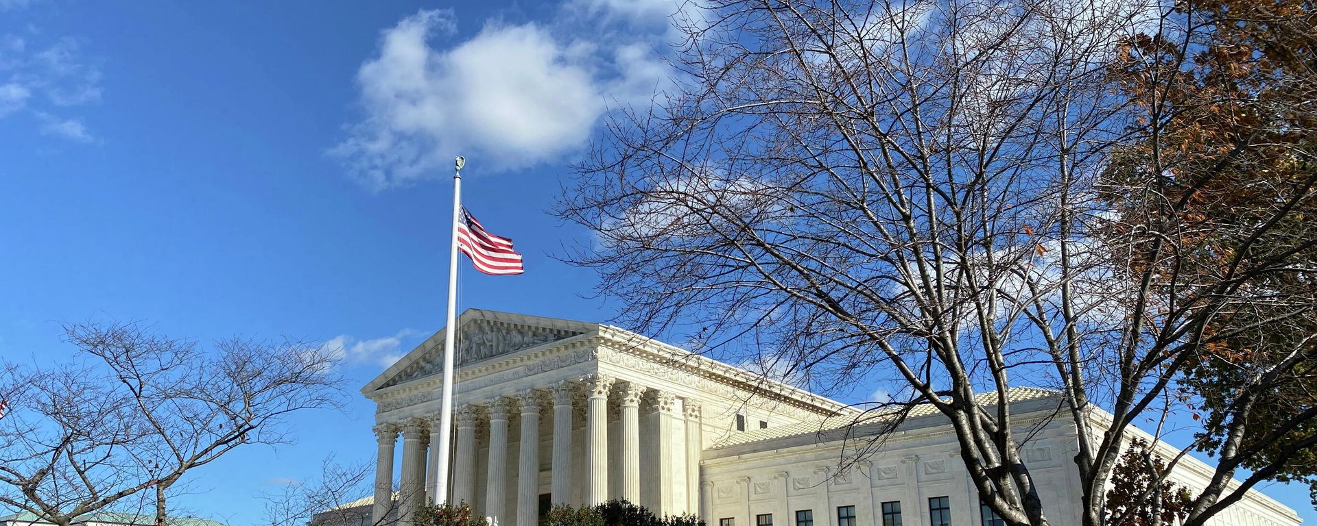 A general view of the U.S. Supreme Court building in Washington, U.S., November 26, 2021. Picture taken November 26, 2021. REUTERS/Will Dunham A general view of the U.S. Supreme Court building in Washington, U.S., November 26, 2021. Picture taken November 26, 2021. REUTERS/Will Dunham - Sputnik International, 1920, 31.01.2022