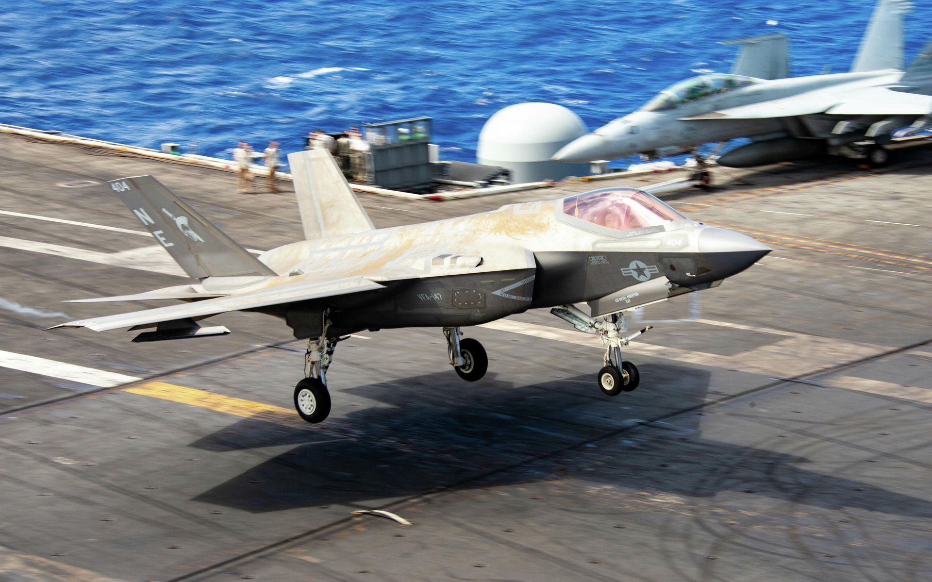 (Jan. 28, 2022) An F-35C Lightning II, assigned to the “Argonauts” of Strike Fighter Squadron (VFA) 147, recovers on the flight deck of Nimitz-class aircraft carrier USS Carl Vinson (CVN 70), Jan. 28, 2022. - Sputnik International, 1920, 01.02.2022