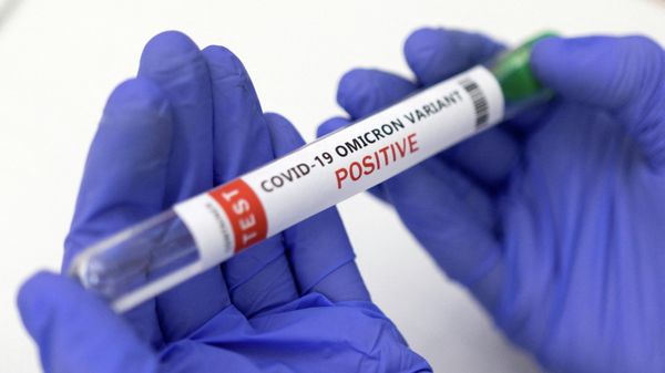 FILE PHOTO: Test tube labelled COVID-19 Omicron variant test positive is seen in this illustration picture taken January 15, 2022. - Sputnik International