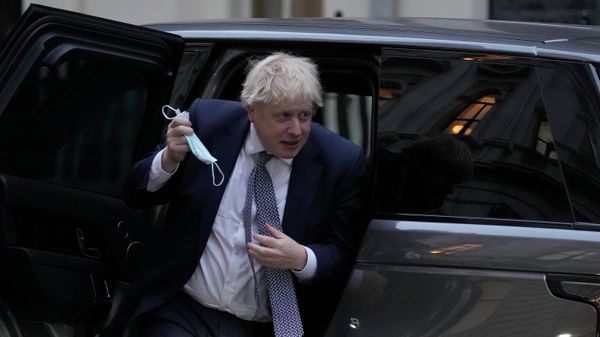 Britain's Prime Minister Boris Johnson arrives back at 10 Downing Street in London, Tuesday, Jan. 25, 2022 - Sputnik International