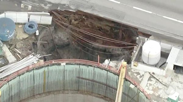 Part of a major Sao Paulo expressway collapsed on Tuesday near a construction site for the new metro line - Sputnik International