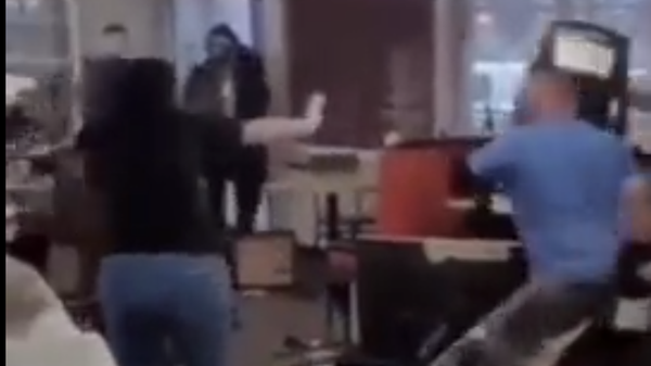 Brawl at Bensalem, Pa. Golden Corral - Sputnik International