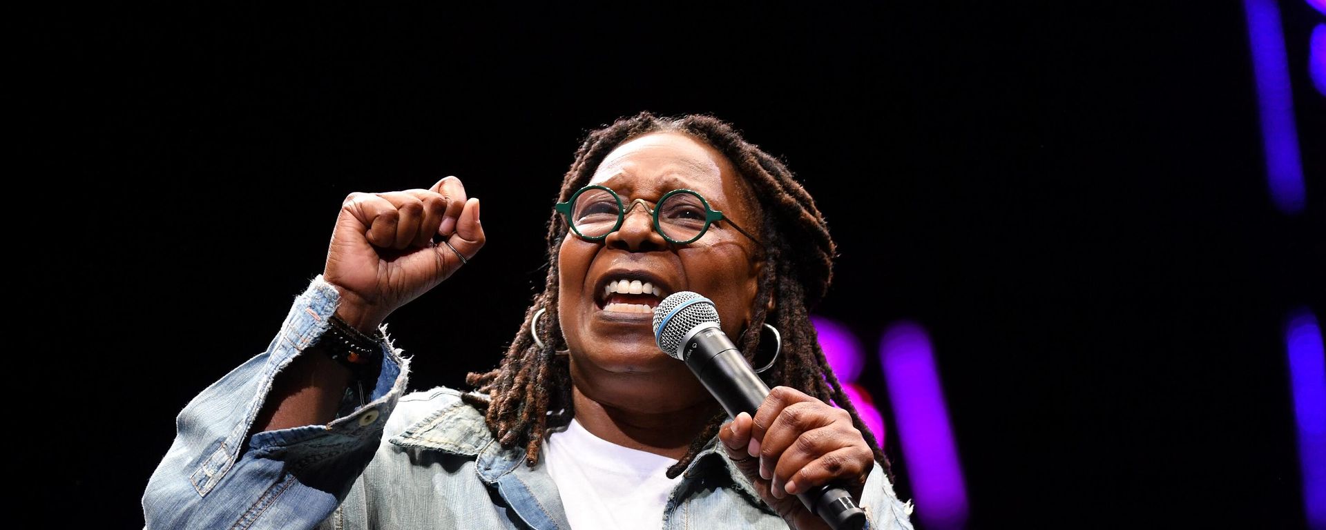 In this file photo taken on June 26, 2019, US actress Whoopi Goldberg performs onstage during the opening ceremony of WorldPride 2019 at Barclays Center in the Brooklyn borough of New York. In this file photo taken on June 26, 2019, US actress Whoopi Goldberg performs onstage during the opening ceremony of WorldPride 2019 at Barclays Center in the Brooklyn borough of New York. - Sputnik International, 1920, 02.02.2022