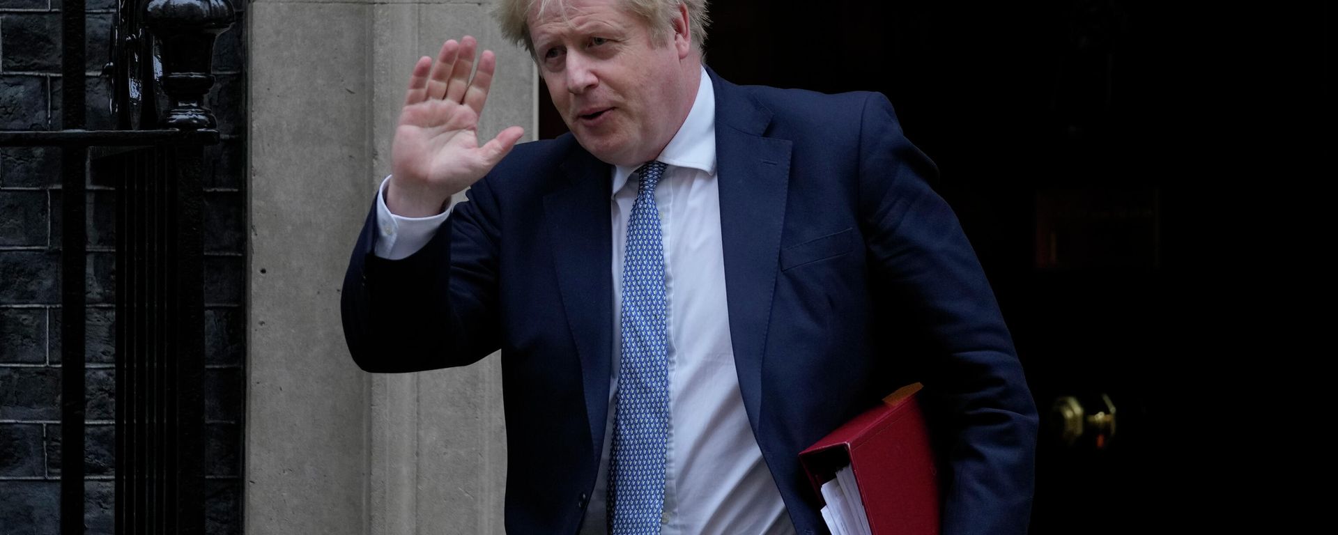Britain's Prime Minister Boris Johnson leaves 10 Downing Street for the House of Commons for his weekly Prime Minister's Questions in London, Wednesday, Feb. 2, 2022. Britain's Prime Minister Boris Johnson leaves 10 Downing Street for the House of Commons for his weekly Prime Minister's Questions in London, Wednesday, Feb. 2, 2022. - Sputnik International, 1920, 06.02.2022