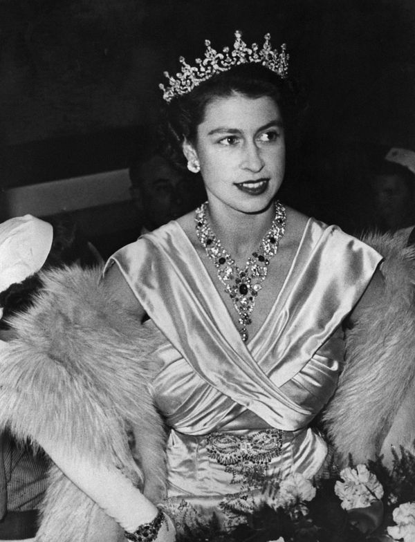 The first child of Albert, the Duke of York, and his wife Lady Elizabeth Bowes-Lyon, Elizabeth was born on 21 April 1926 in London. - Sputnik International