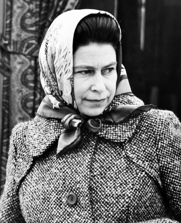 In 1946, Elizabeth’s childhood friend Prince Philip of Greece and Denmark asked King George VI for Elizabeth’s hand in marriage. The couple married on 20 November 1947. The ceremony was recorded and broadcast by BBC Radio to 200 million people around the world. - Sputnik International