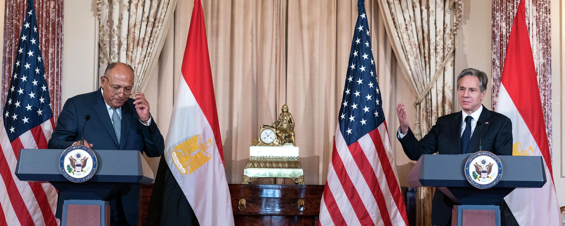 Secretary of State Antony Blinken, right, gestures, to Egyptian Foreign Minister Sameh Shoukry during a U.S.-Egypt strategic dialogue at the State Department, Monday, Nov. 8, 2021, in Washington. Secretary of State Antony Blinken, right, gestures, to Egyptian Foreign Minister Sameh Shoukry during a U.S.-Egypt strategic dialogue at the State Department, Monday, Nov. 8, 2021, in Washington. - Sputnik International, 1920, 07.02.2022