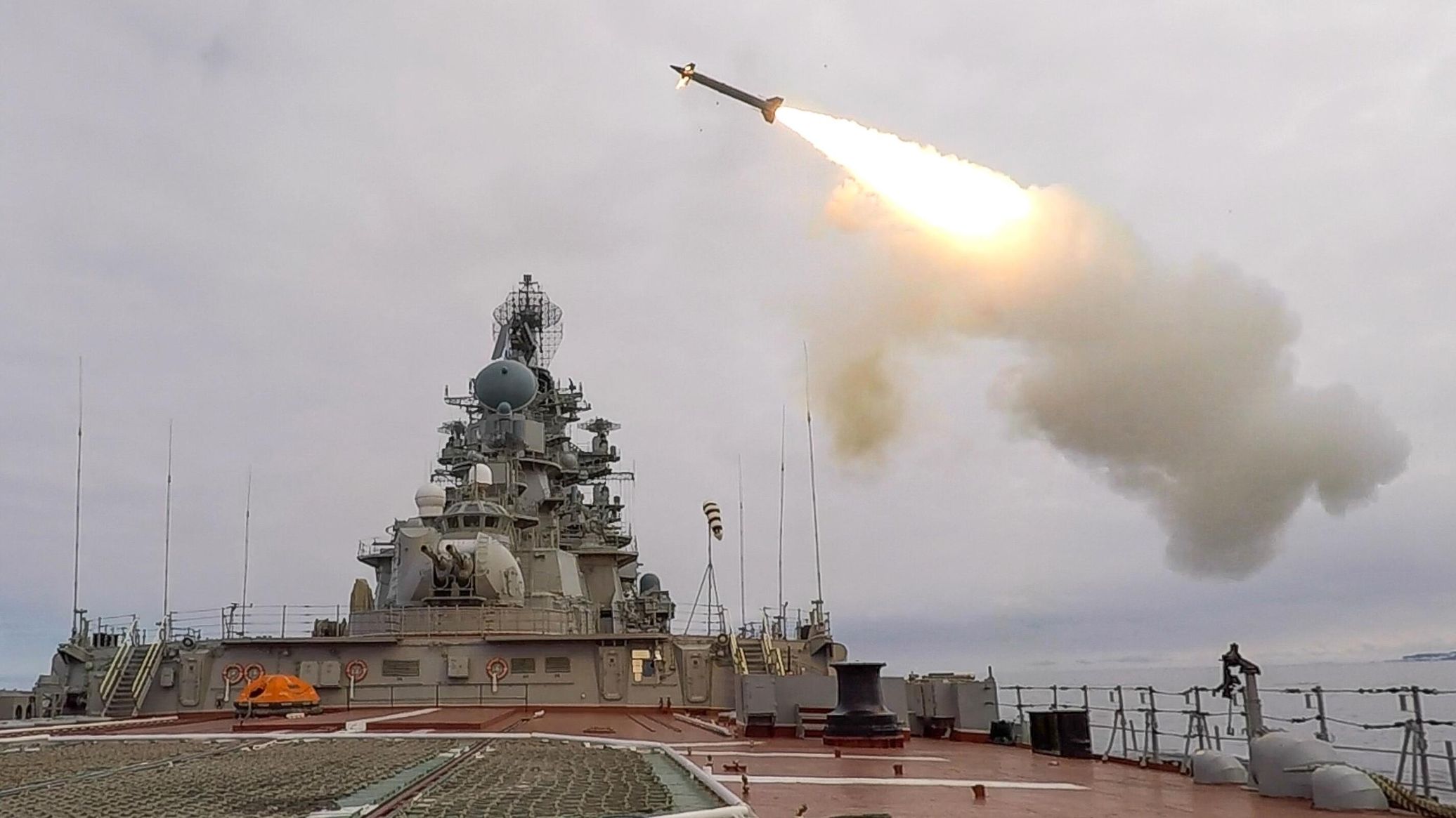 Massive Russian Overnight Strikes Hammer Ukrainian Defense Industry Sites – MoD