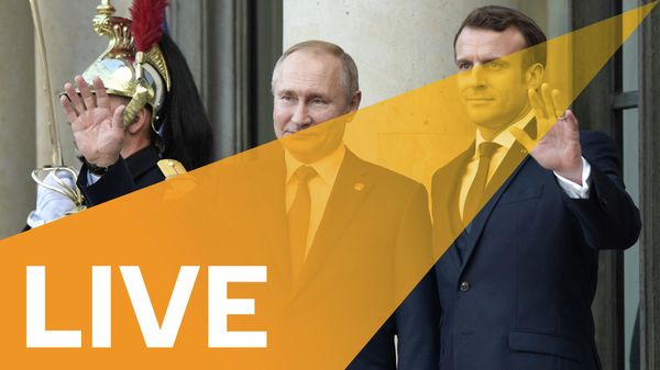 Putin and Macron Hold Press Conference After Negotiations in Moscow - Sputnik International