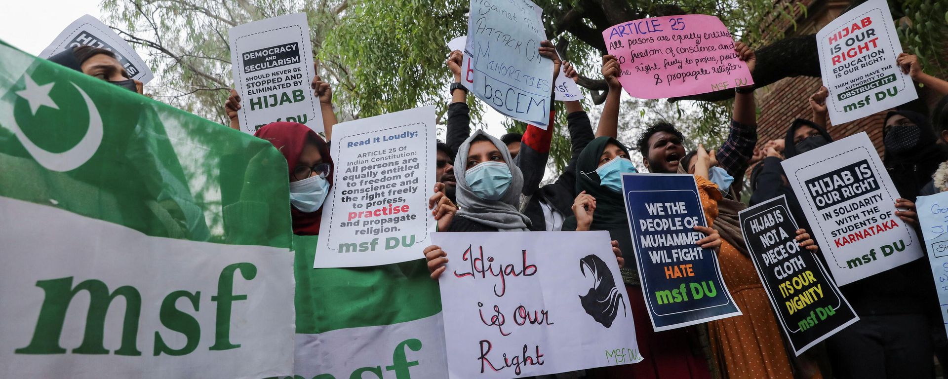 Muslim students and members of Muslim Students Federation (MSF) protest against the recent hijab ban in few of Karnataka’s colleges, in New Delhi, India, February 8, 2022 Muslim students and members of Muslim Students Federation (MSF) protest against the recent hijab ban in few of Karnataka’s colleges, in New Delhi, India, February 8, 2022 - Sputnik International, 1920, 08.02.2022