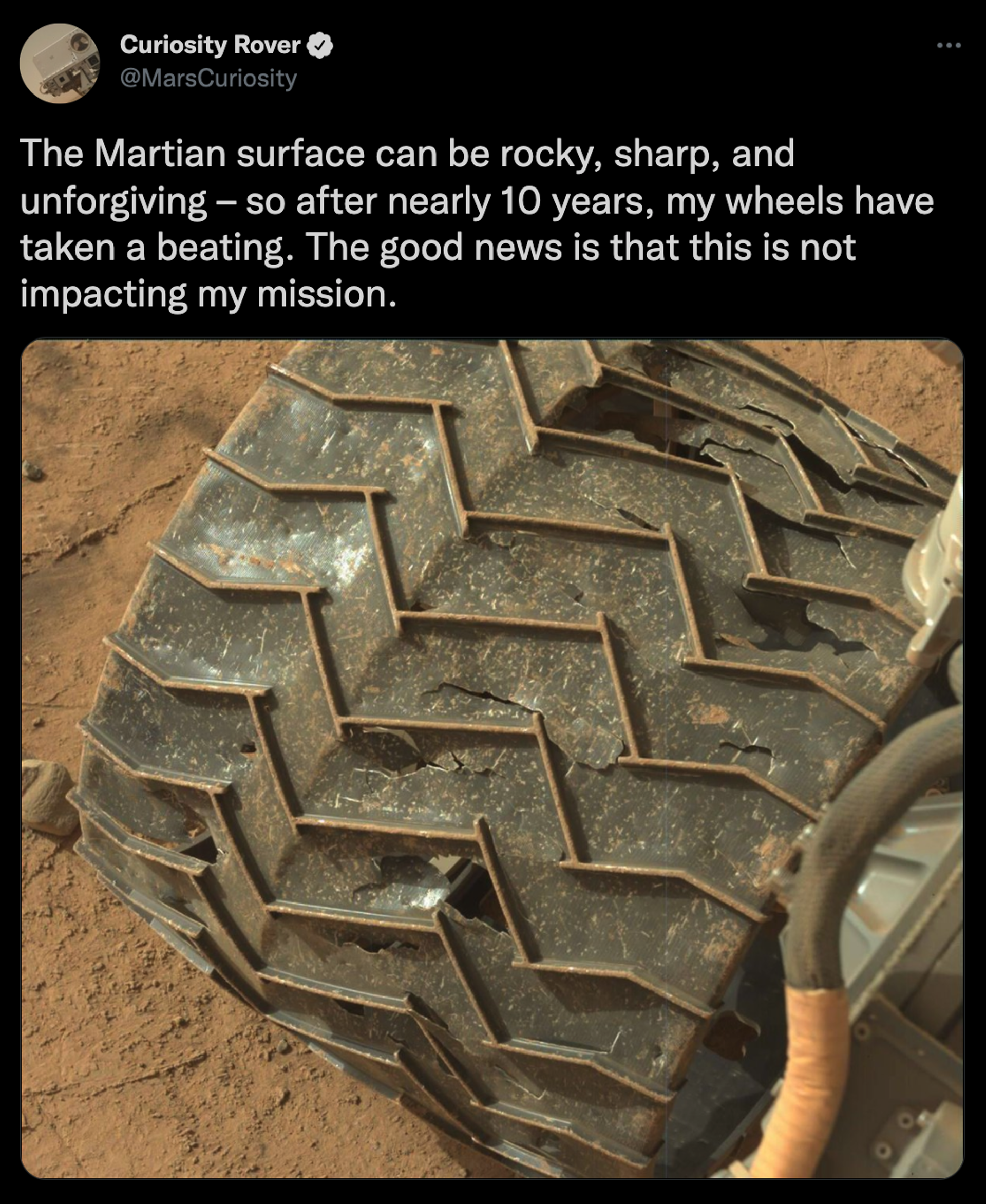 Photo provided by NASA captures the effects that the harsh Martian terrain has had on the agency's Curiosity Rover. - Sputnik International, 1920, 10.02.2022