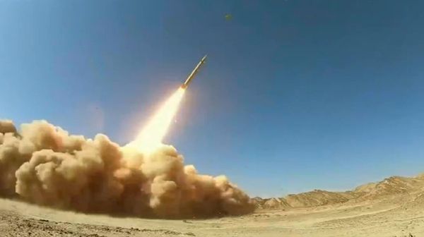 Iran’s newly unveiled Kheibarshekan (meaning Castle Buster) strategic missile can hit the targets within a range of 1,450 kilometers with pinpoint accuracy - Sputnik International