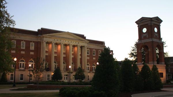 Autherine Lucy Clock Tower and Foster Auditorium on the campus of the University of Alabama in Tuscaloosa, Alabama. - Sputnik International