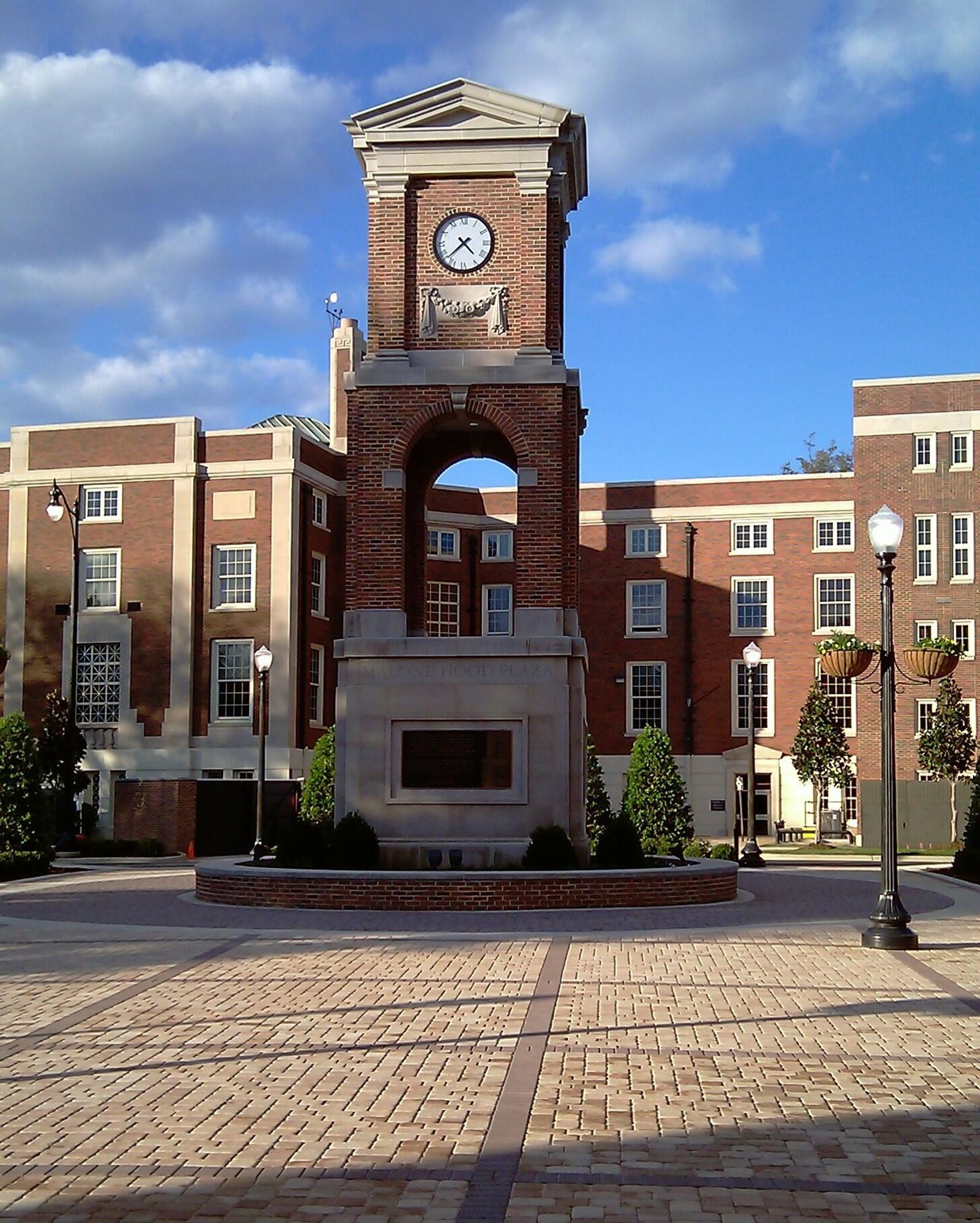 Autherine Lucy Clock Tower in Malone Hood Plaza on the campus of the University of Alabama in Tuscaloosa, Alabama. Autherine Lucy Clock Tower in Malone Hood Plaza on the campus of the University of Alabama in Tuscaloosa, Alabama. - Sputnik International, 1920, 13.02.2022