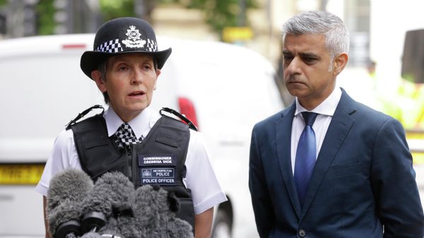  London Police Commissioner Cressida Dick, left, and the Mayor of London Sadiq Khan take part in a media conference at London Bridge in London, June 5, 2017 - Sputnik International