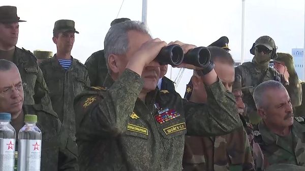 Russian Defence Minister Shoigu inspects naval exercises in Mediterranean - Sputnik International