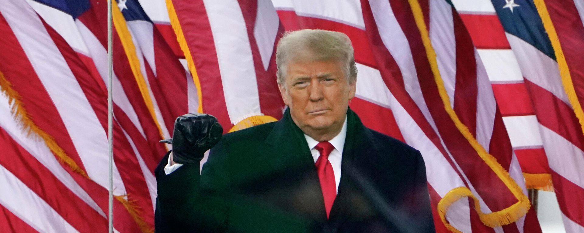 Then-President Donald Trump gestures as he arrives to speak at a rally in Washington, on Jan. 6, 2021 Then-President Donald Trump gestures as he arrives to speak at a rally in Washington, on Jan. 6, 2021 - Sputnik International, 1920, 16.02.2022