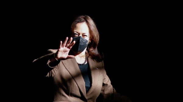 U.S. Vice President Kamala Harris arrives to attend an event to discuss “funding in the Bipartisan Infrastructure Law to remove and replace lead services lines across America,” at the Training Recreation Education Center in Newark, New Jersey, U.S., February 11, 2022. - Sputnik International