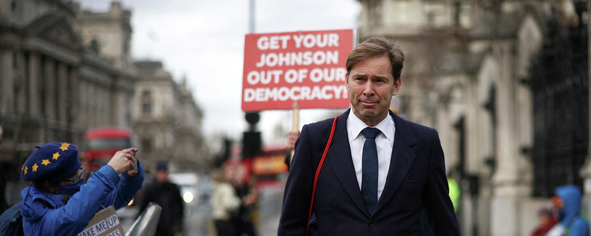 British Conservative MP Tobias Ellwood is seen walking outside the Houses of Parliament in London - Sputnik International, 1920, 17.02.2022