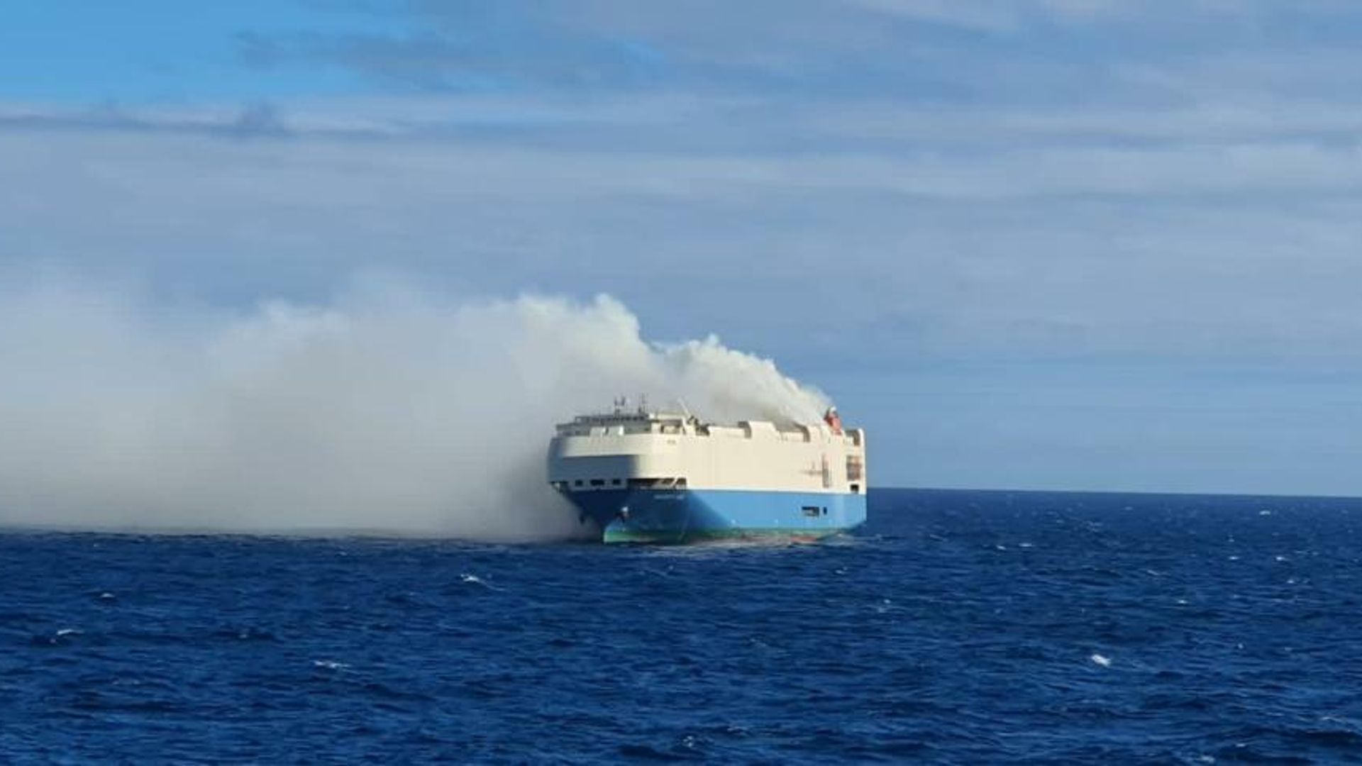 A RoRo vessel on fire in the north-eastern Atlantic Ocean. A RoRo vessel on fire in the north-eastern Atlantic Ocean. - Sputnik International, 1920, 18.02.2022