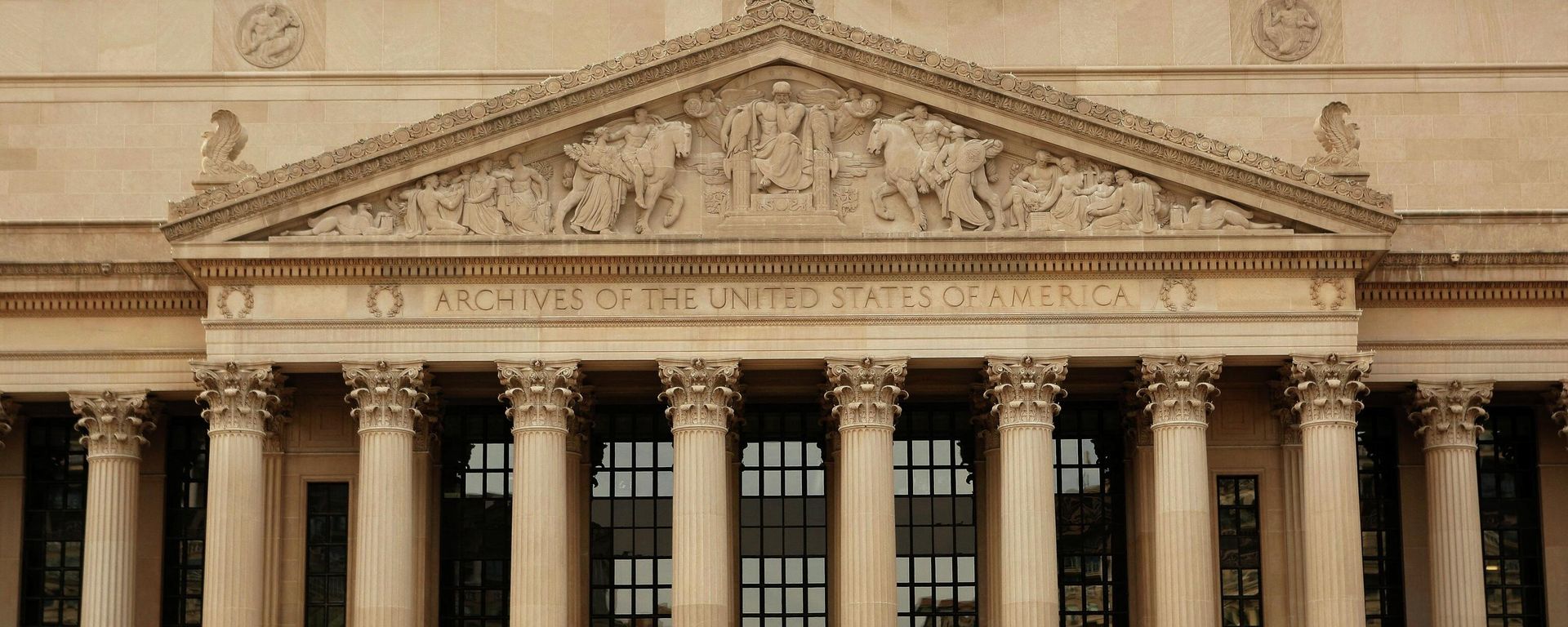 The National Archives building is seen in Washington on March 4, 2012. The National Archives building is seen in Washington on March 4, 2012. - Sputnik International, 1920, 19.02.2022