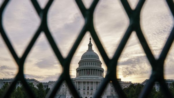 Security fencing has been reinstalled around the Capitol in Washington, Thursday, Sept. 16, 2021, ahead of a planned Sept. 18 rally by far-right supporters of former President Donald Trump who are demanding the release of rioters arrested in connection with the 6 January insurrection. - Sputnik International