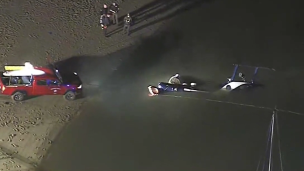 Newport Beach Fire Department is responding to a police helicopter crash. - Sputnik International
